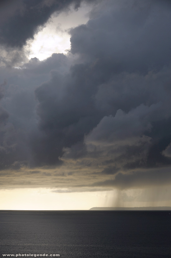 Un grain sur la presqu'île de Crozon